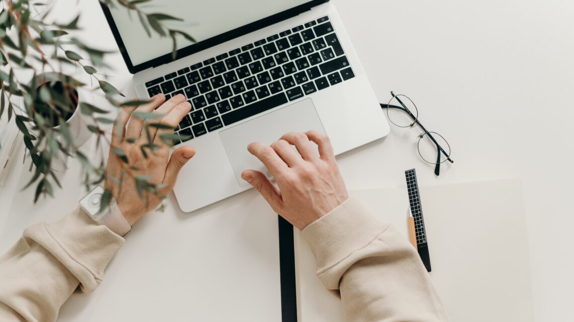 TRÊS APLICATIVOS ESSENCIAIS PARA MELHORAR A SUA PRODUTIVIDADE TRÊS APLICATIVOS ESSENCIAIS PARA MELHORAR A SUA PRODUTIVIDADE